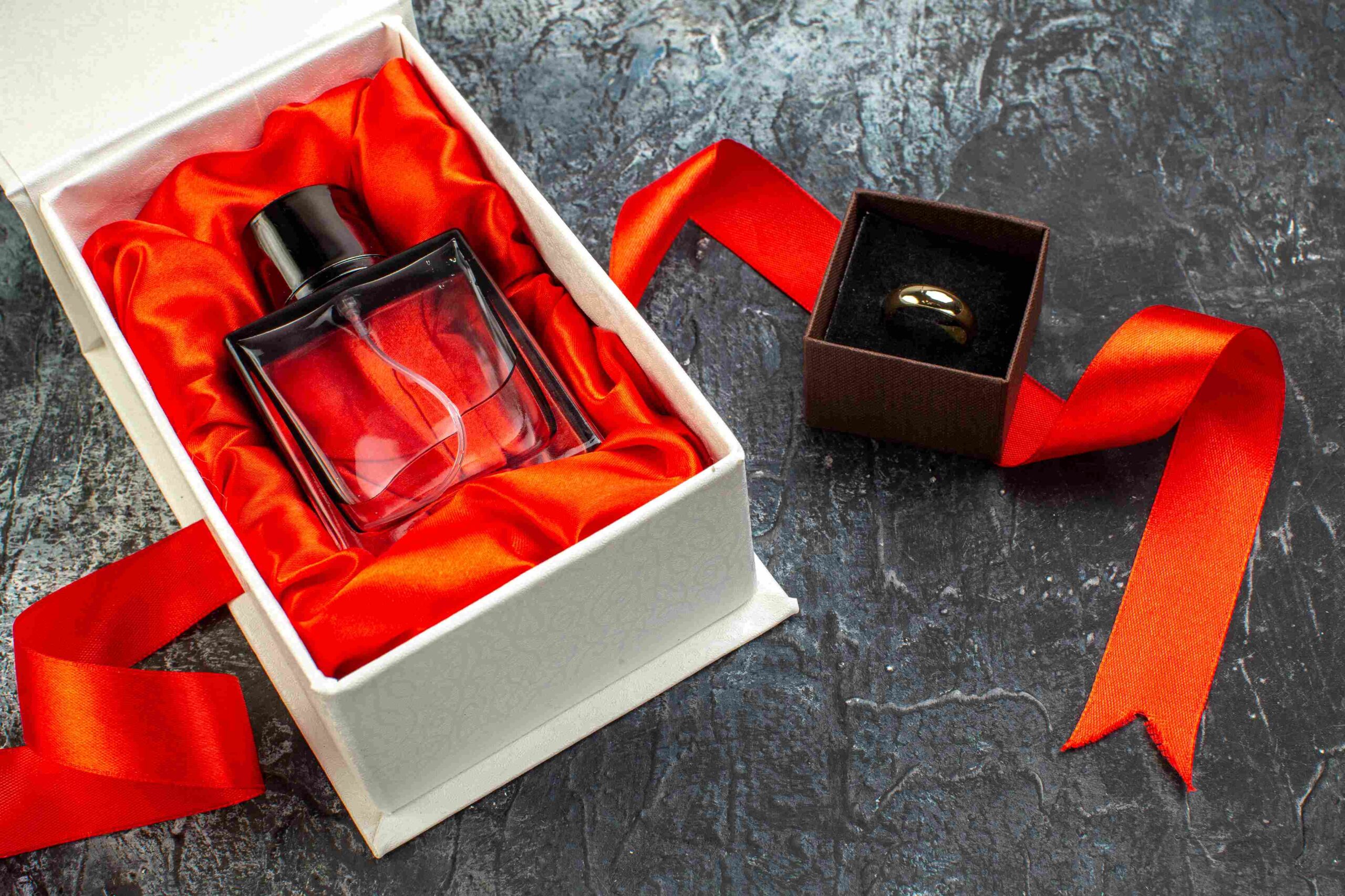 The Secret Behind Long Lasting Perfumes